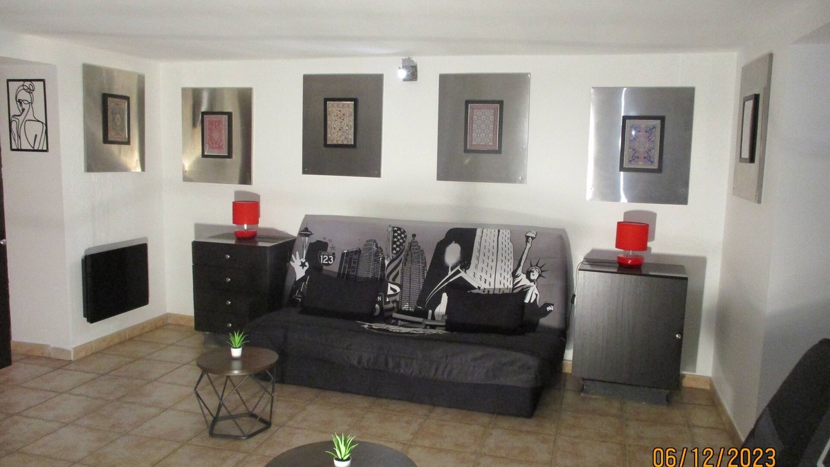 Argenteuil Bed & Breakfast | Chambre de 55m2 Entièrement Indépendante Avec Salon, Bureau et Espace Snacking