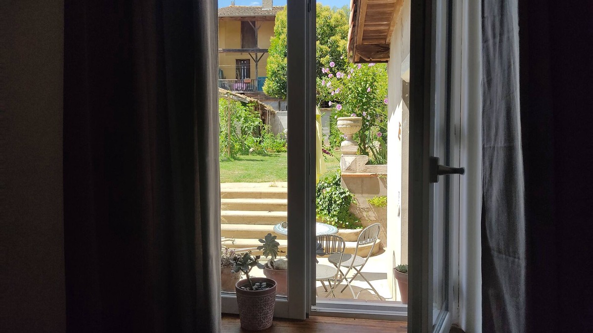 Moissac Bed & Breakfast | Chambre des Bois - Ground floor - shared bathroom - 5 minutes from the center