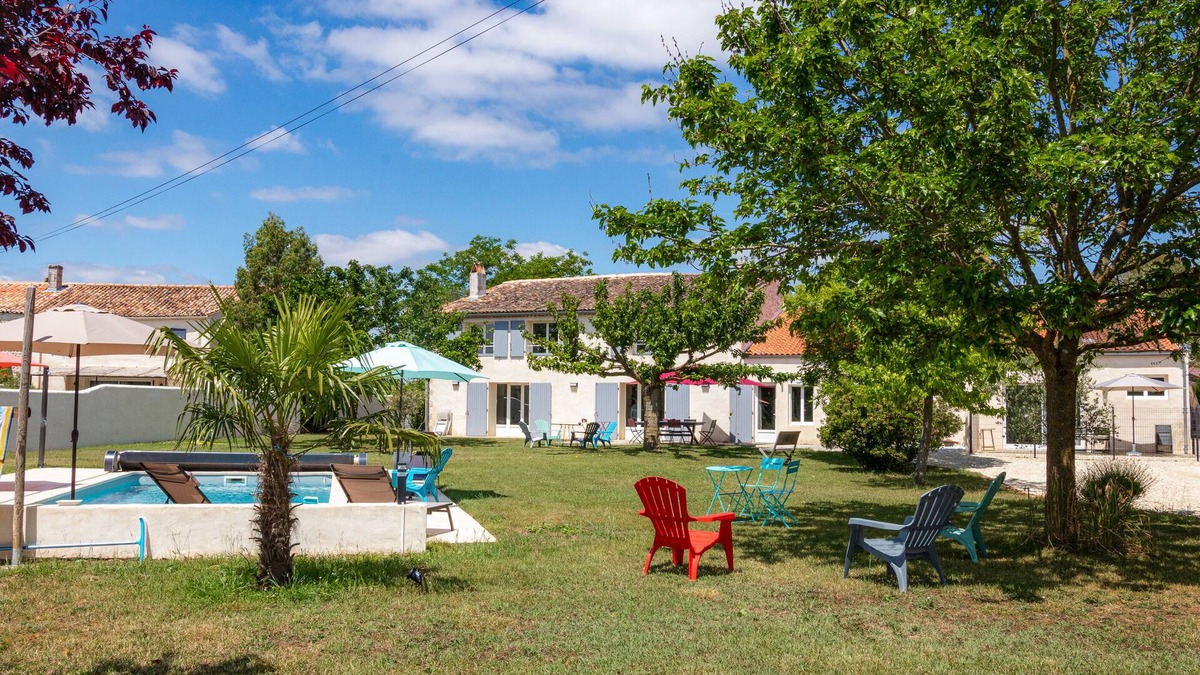 Balanzac Bed & Breakfast | Chambre Dhôte de Charme "oceane" Entre Sainte et Royan Avec Piscine