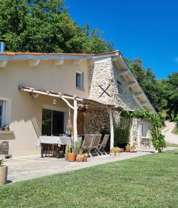 Peyrins Bed & Breakfast | Chambre double en pleine nature "La Clairière de l'Ange"