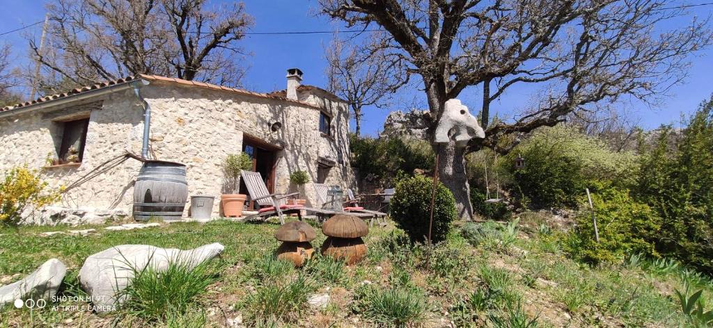 Trigance Bed & Breakfast | Chambre du Champon de Sainte Marguerite GR49 TRIGANCE