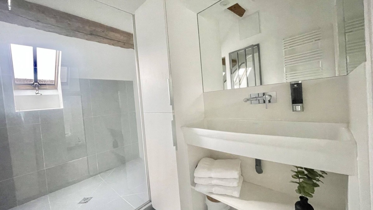 Saint-Germain-sur-Morin Bed & Breakfast | Chambre Triple Avec Salle de Bains Privative à 10 Minutes de Disneyland Paris
