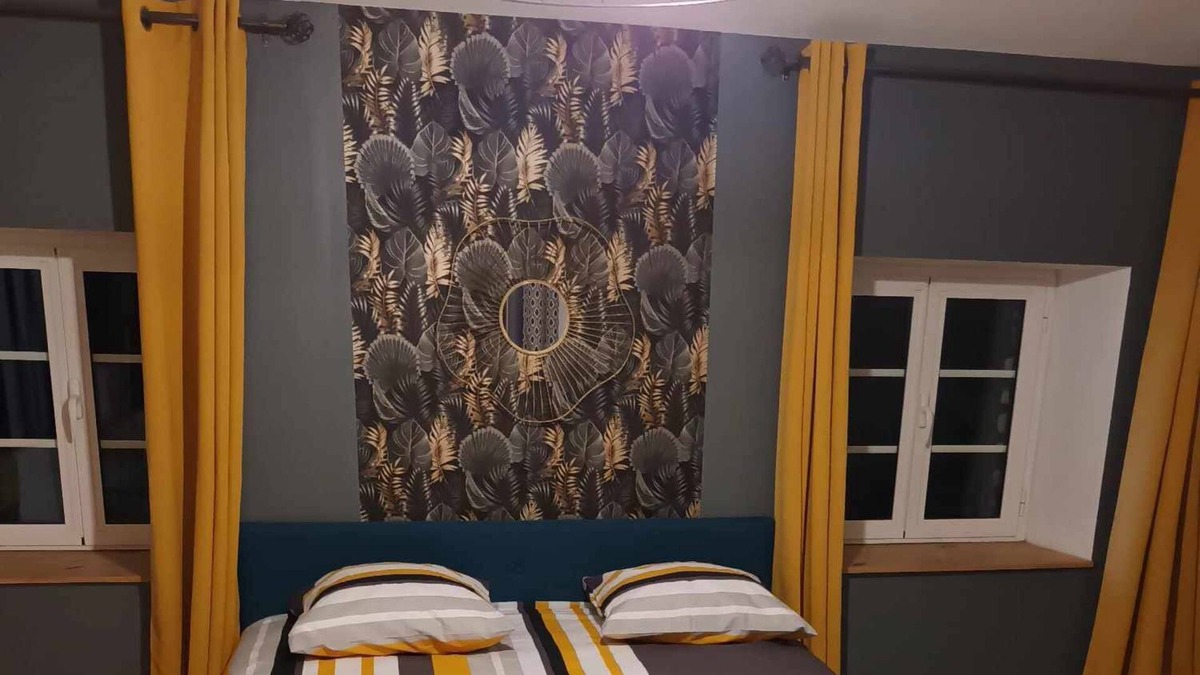 Saint-Coutant-le-Grand Bed & Breakfast | Chambre Dans une Magnifique Villa de Charme Avec sa Piscine Privée et Jacuzzi