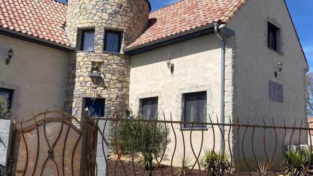 Saint-Hilaire-de-Brethmas House | Chambres d'hotes Il Piccolo Castello