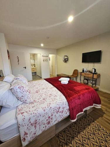Sainte-Genevieve-des-Bois Apartment | Chambre d'hôte Aphrodite