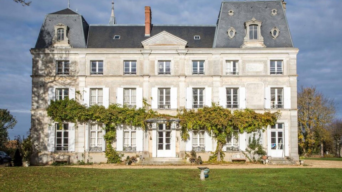 Verneuil-sur-Avre Bed & Breakfast | Chambres d'Hotes Château de la Puisaye