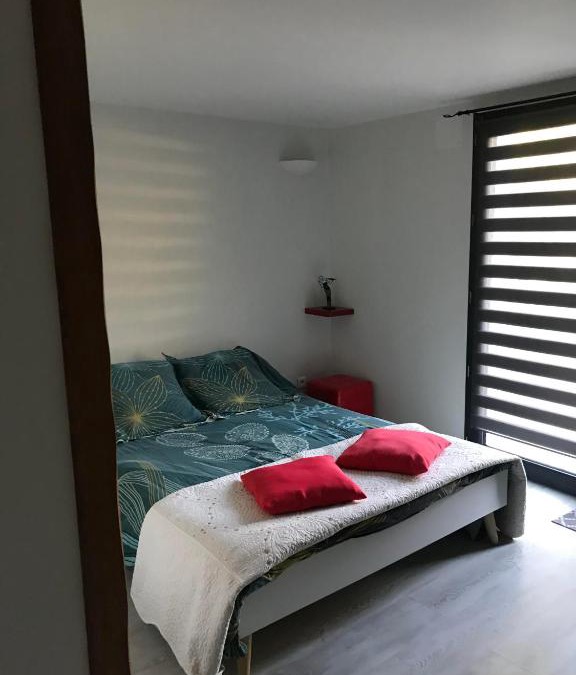 La Chapelle-dʼAngillon House | Chambre indépendante privée avec salle de bain