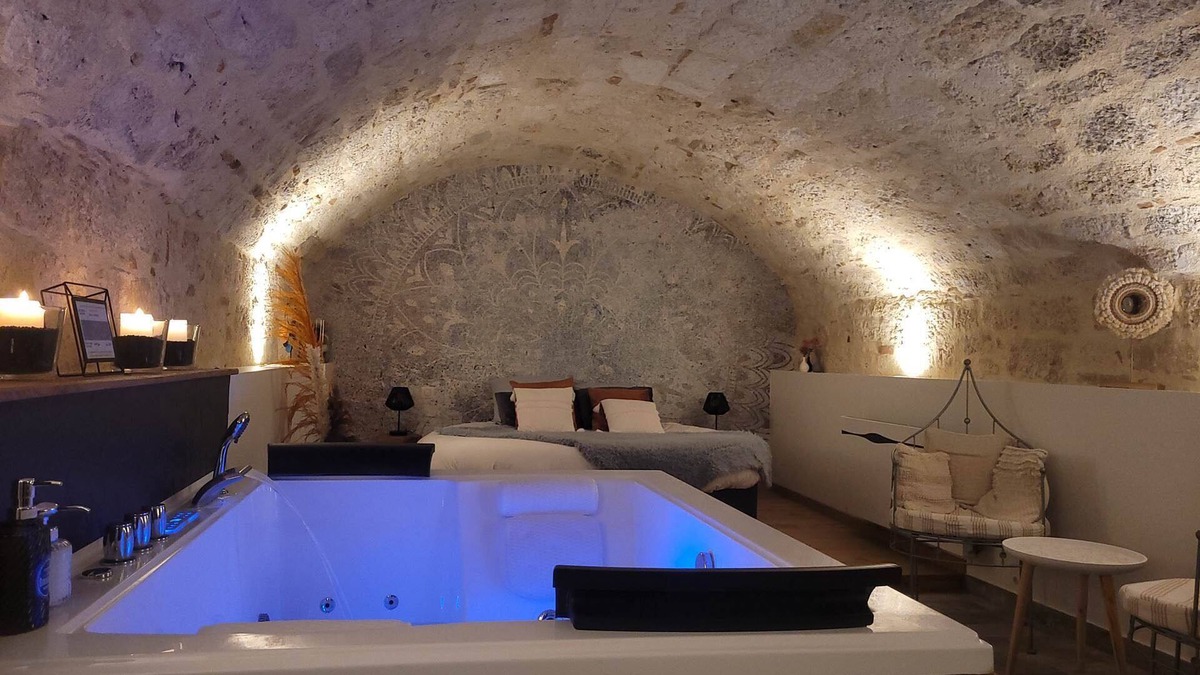 Montpezat-de-Quercy Apartment | Chambre Insolite et SPA Privatif