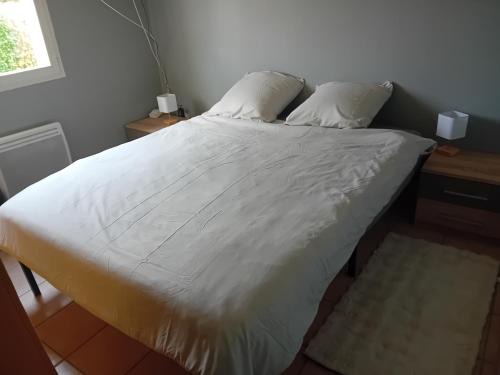 Roeze-sur-Sarthe House | Chambre no1 meublé chez habitant