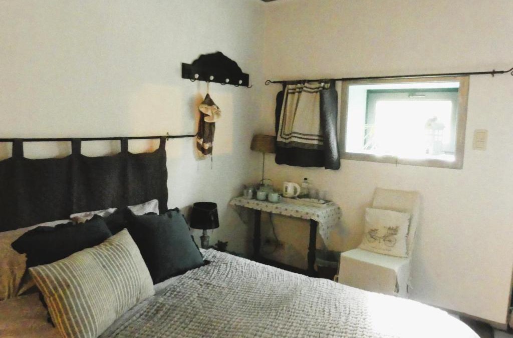 Froidchapelle House | Chambre poésie