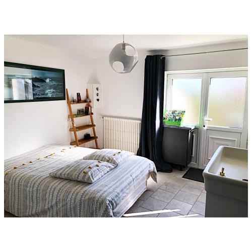 Monceaux-en-Bessin Bed & Breakfast | CHAMBRE POMME HAPPY close to Bayeux Normandie 1 pers