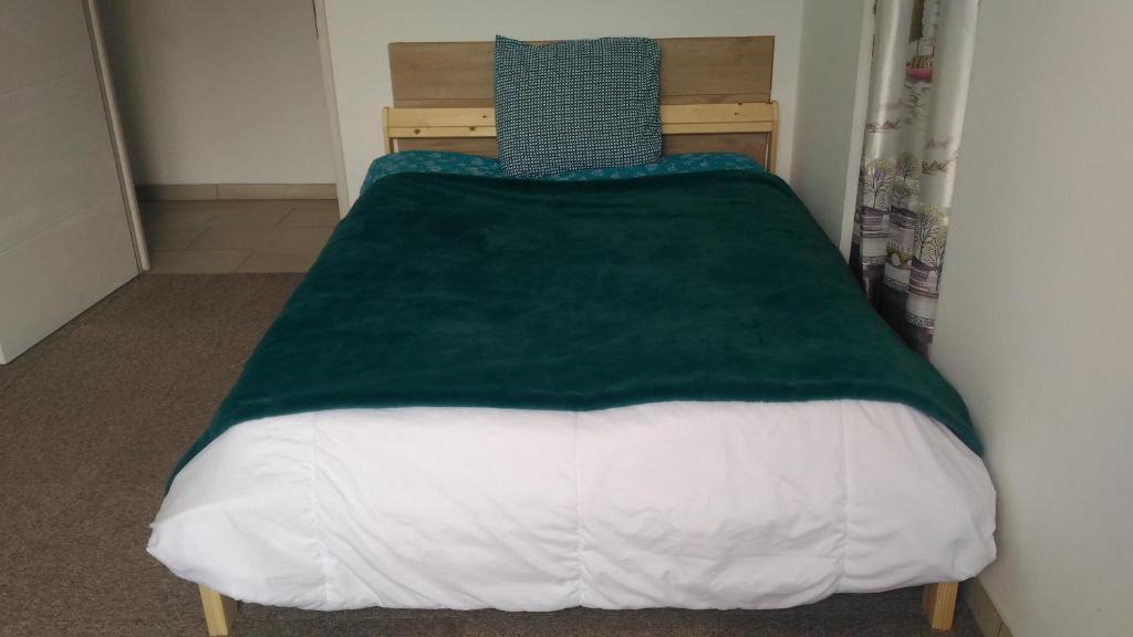 Claye-Souilly House | Chambre Privee Salle de Bain Privee centre ville Claye