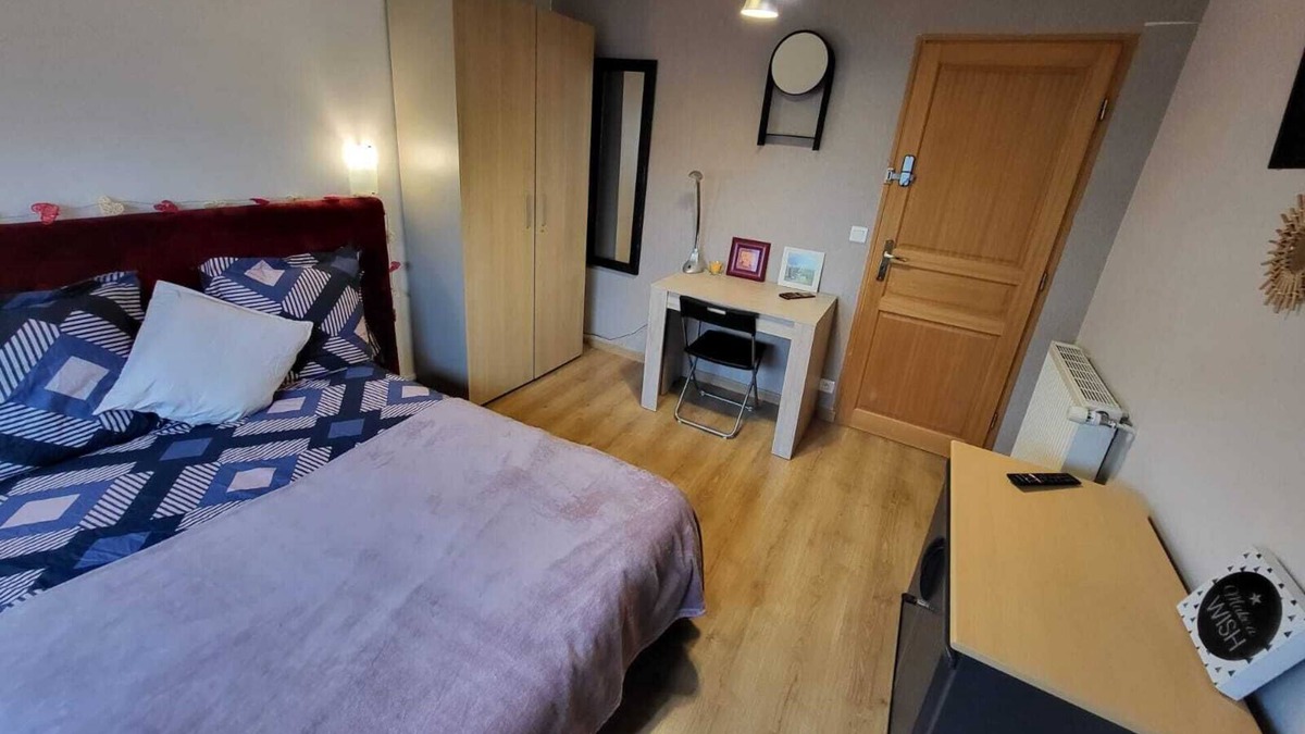 Corbeil-Essonnes Bed & Breakfast | Chambre Romantique 30min Paris