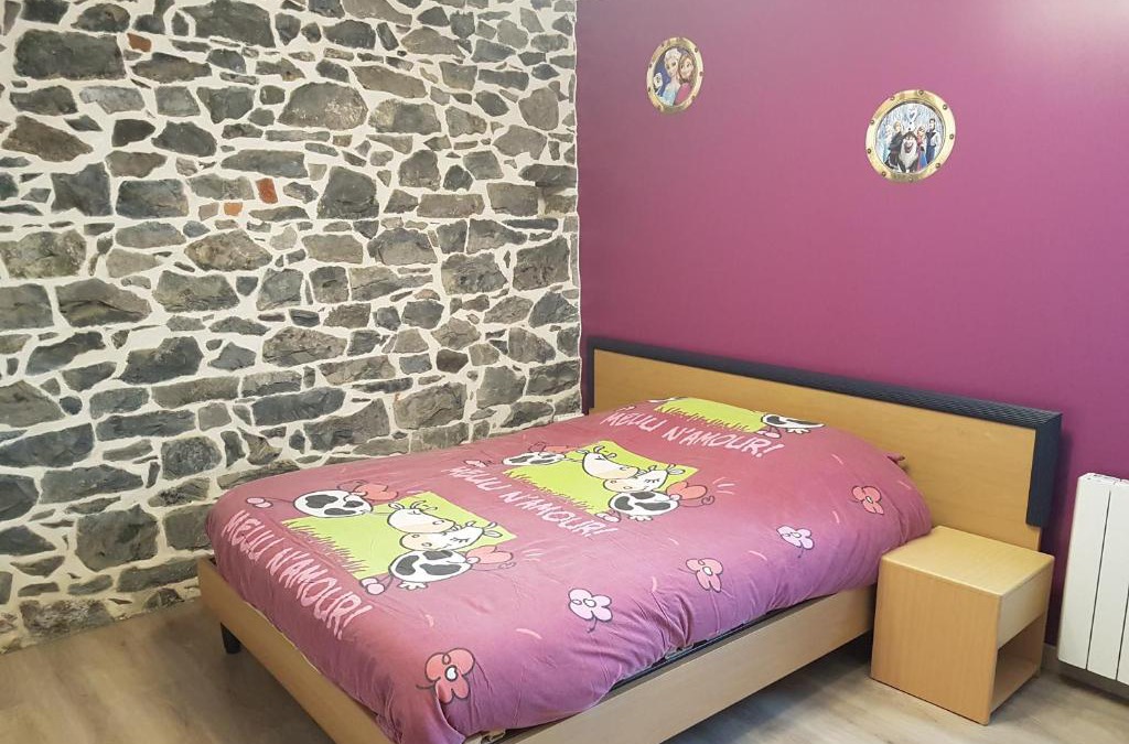 Bachant House | Chambre Rose à la Campagne