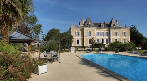 Sanilhac Bed & Breakfast | Chambres d'hotes de Pouzelande