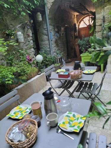 Saint-Pierre-des-Champs Bed & Breakfast | Chambres d hôtes Le clos des vins d anges