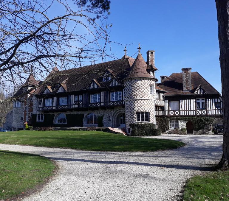 Les Chapelles-Bourbon Bed & Breakfast | Chambres d'Hôtes Manoir de Beaumarchais