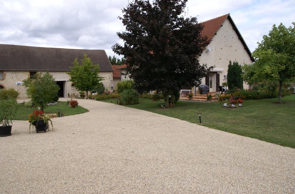 Farges-en-Septaine Bed & Breakfast | Chambres d'Hôtes Domaine d'Augy