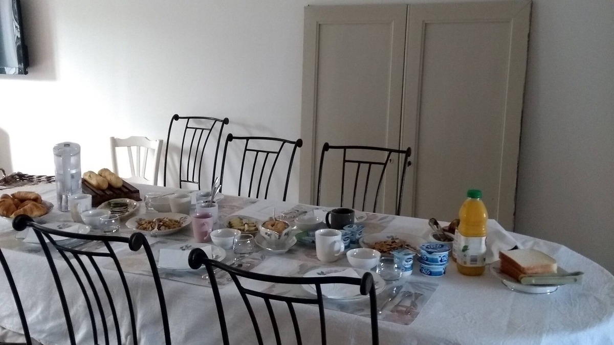 Plateau - Mont-Valerien Bed & Breakfast | Chambres d Hotes Avec Jardin, Terasse. 15 mn de la Defense. Sur le Mont Valerien
