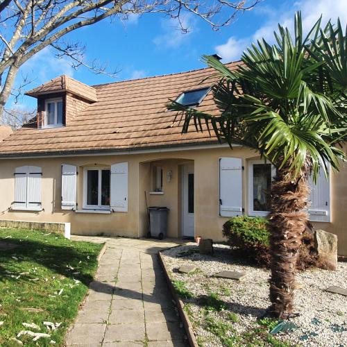 Roeze-sur-Sarthe House | chambres dans maison à 15min du circuit des 24h du MANS