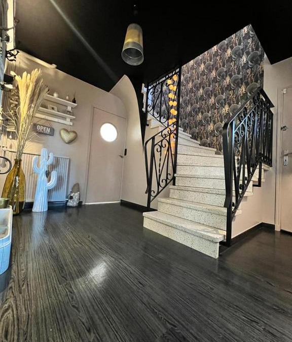 Roeze-sur-Sarthe House | Chambres dans villa avec piscine