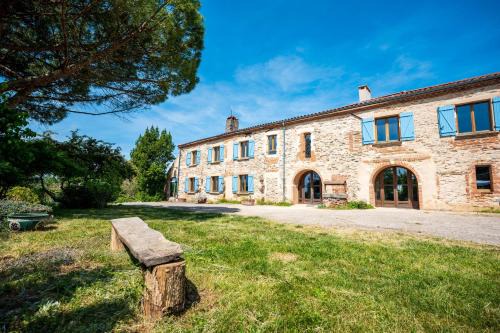 Saussenac Bed & Breakfast | Chambres et table d'hôtes - Les Jardins de la Longagne