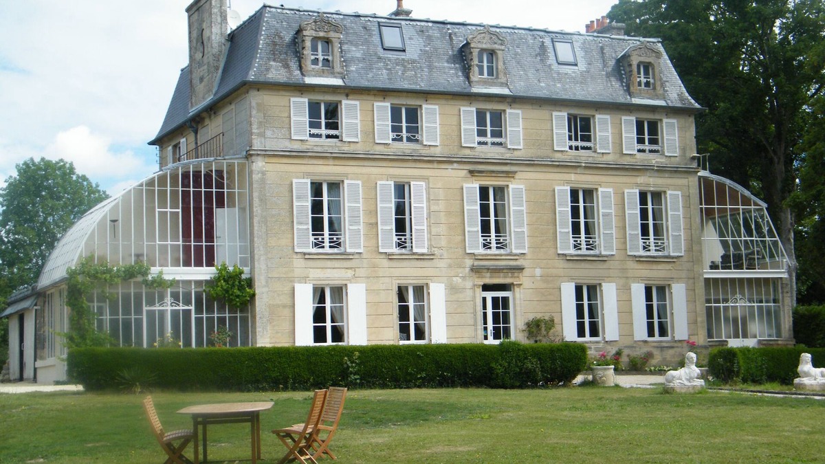 Saint-Martin-des-Entrees Bed & Breakfast | Chambres d'hôtes Château de Damigny