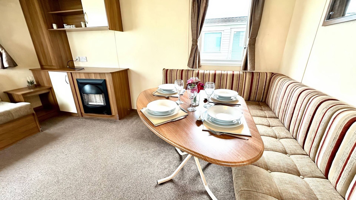Whitley Bay Cottage | CHAMKI LODGE, pet friendly, with pool in Whitley Bay