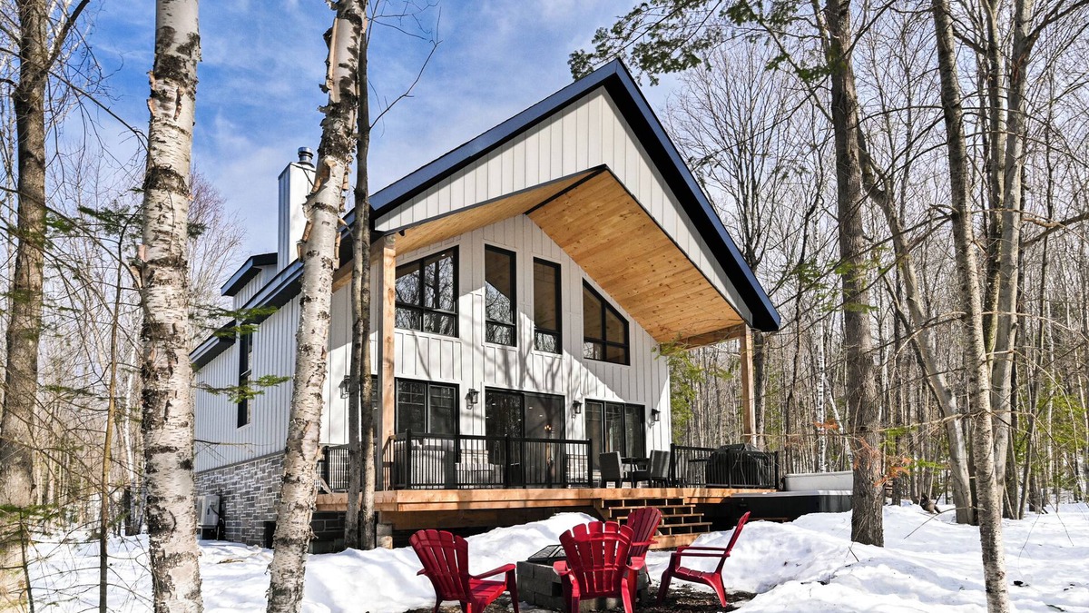 Amherst Ski Chalet | Chamonix Kanata Tremblant 140 Pavillon-Kanata