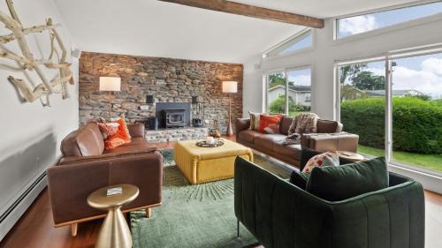 Malletts Bay House | Champ's Landing home