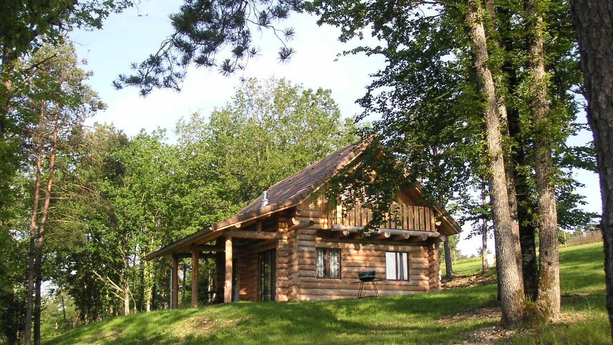 Essoyes Ski Chalet | Champagne log cabin with SWIMMING POOL (summer) and SAUNA (winter)