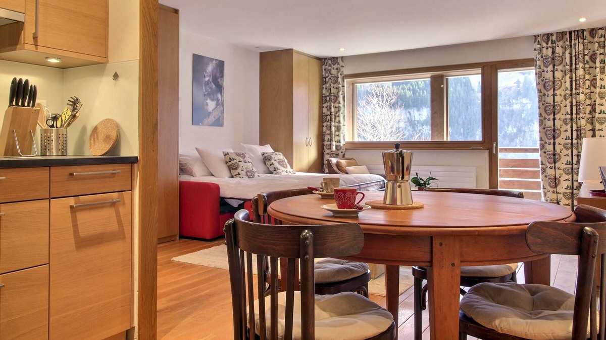 Champery Apartment | Champéry - Avanthay Immobilier - Charming 1 room apartment, 47m2 on the 1st floor of a residence ver