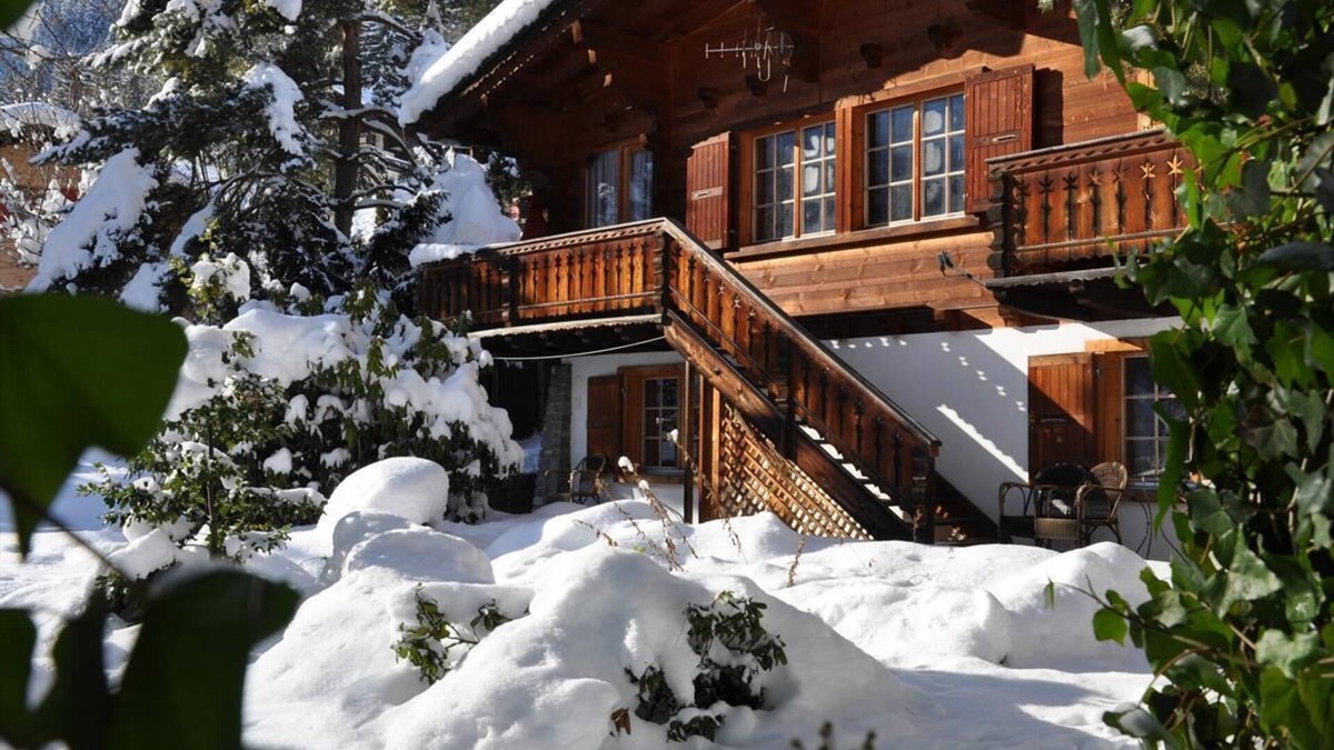 Champery Ski Chalet | Champéry - Avanthay Immobilier - Holiday accommodation of 130m2, with a big garden, located a few me