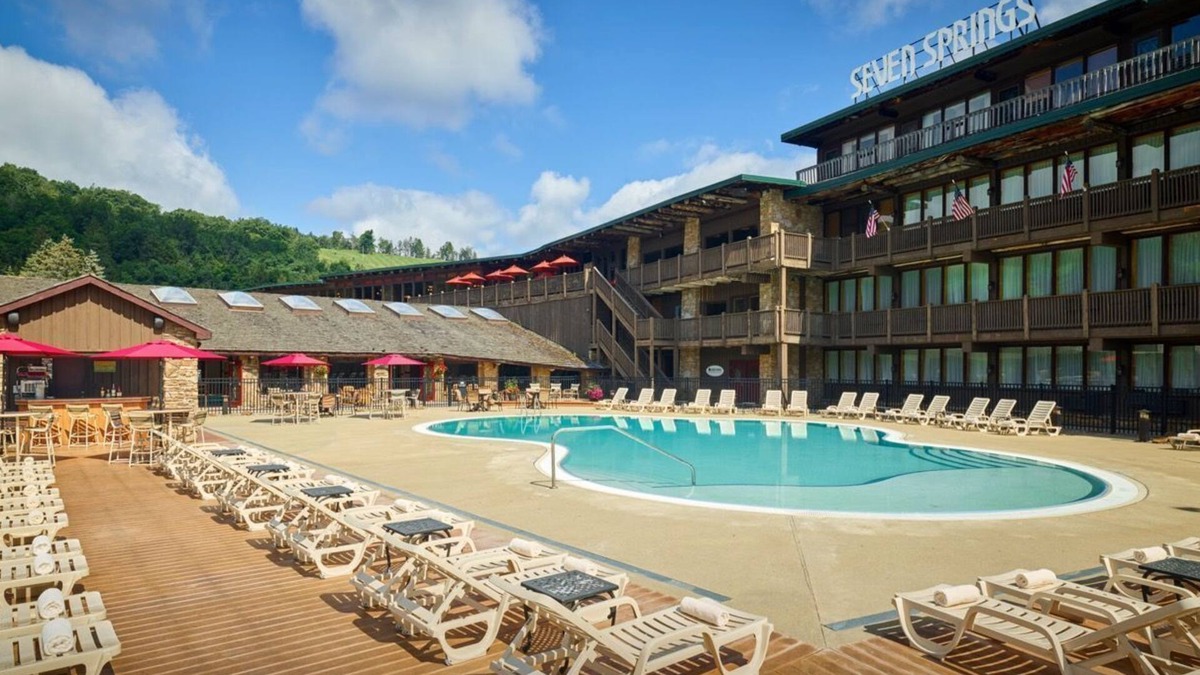 Seven Springs Apartment | Champion Grand Suite | Slopeside Hotel