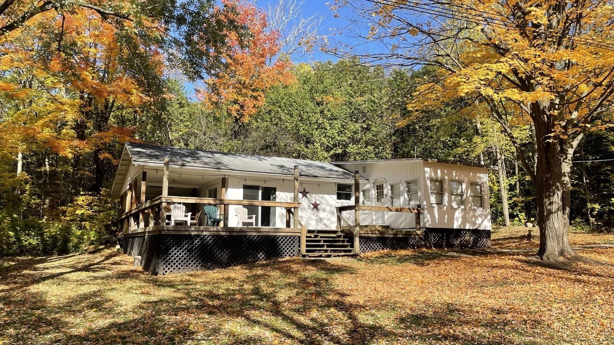 Swanton House | Champlain cottage 102 sunset drive Swanton Vermont 05488