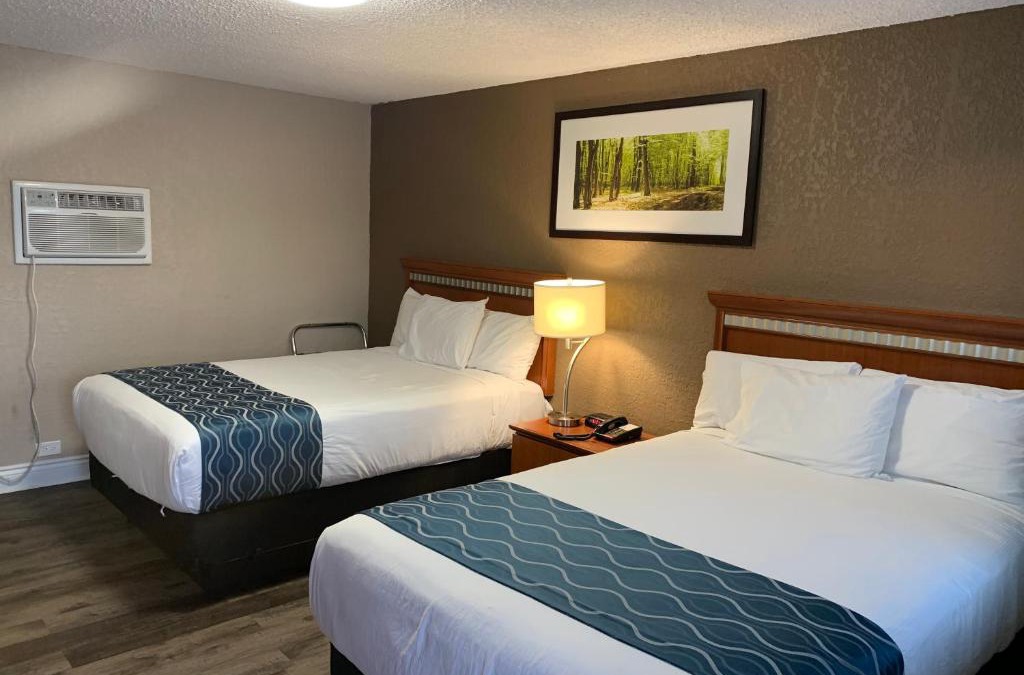 Pembroke Hotel | Champlain Motor Inn