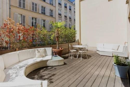 Madeleine Apartment | Champs-Elysées/President Palace.Terrace & parking