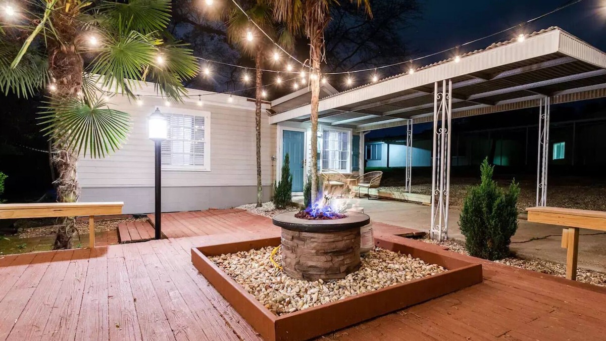 Hattiesburg Cottage | Chandelier Cottage -Functionality, Ideal Location