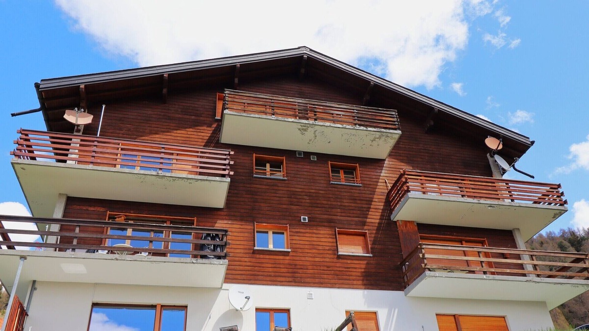 Chandolin Apartment | Chandolin is accessible all year round from Sierre by car or bus. However, the Val d'Anniviers is a