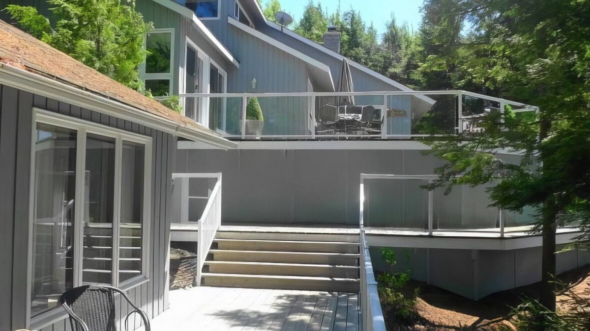 North Kawartha House | Chandos Lake Magic: Stunning Vistas, Beauty, and Sunsets