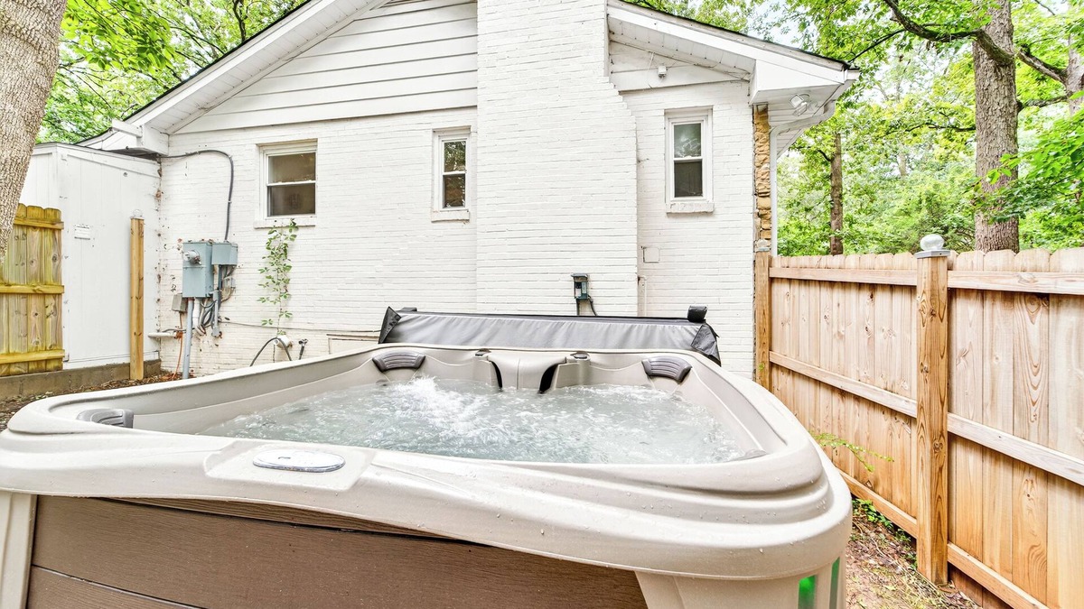Chapel Hill House | Chapel Hill/Durham Retreat w/Hot tub, full body massage chair, fenced dog area.
