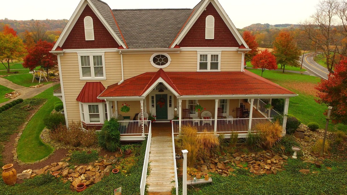 Ellwood City Bed & Breakfast | Chapel Valley Estate bed & breakfast
