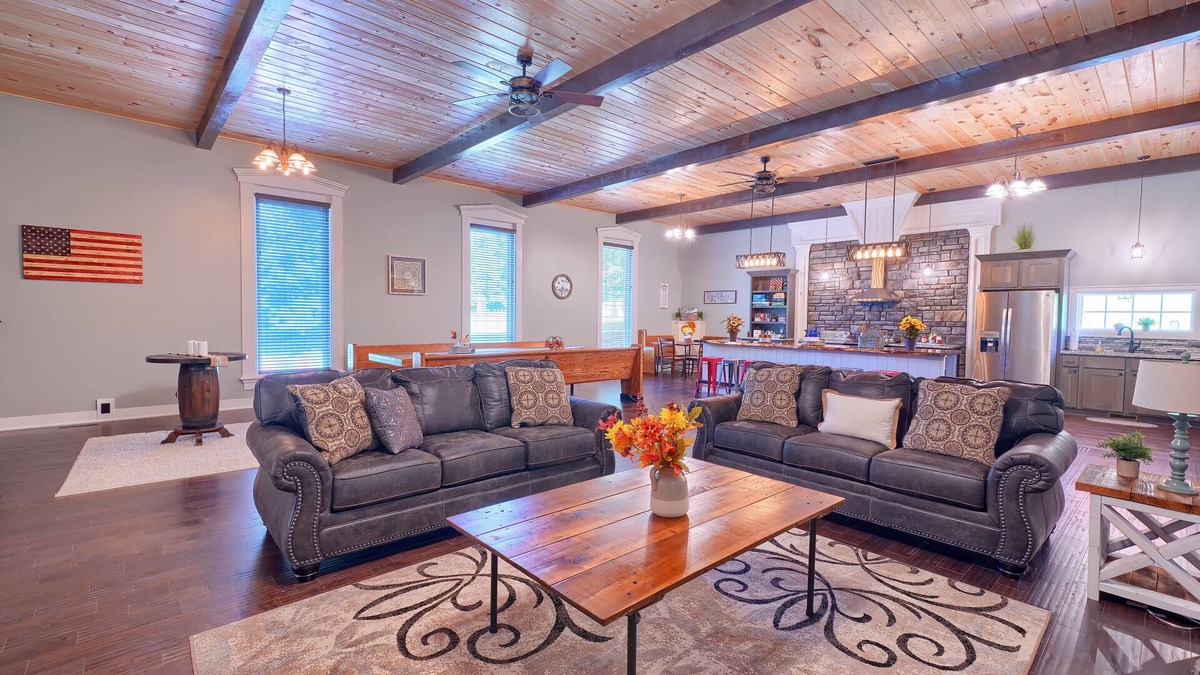 Logan Cabin | Chapel Valley Lodge - Unique, in the Hocking Hills