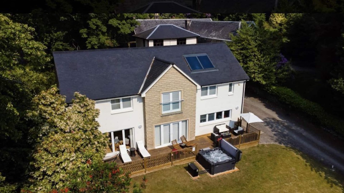 Kilcreggan Cottage | Chapelhill-Sleeps 8 - sleeps 8 guests in 4 bedrooms