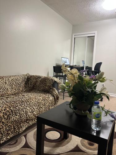 Woodbine Gardens Apartment | Chapman H