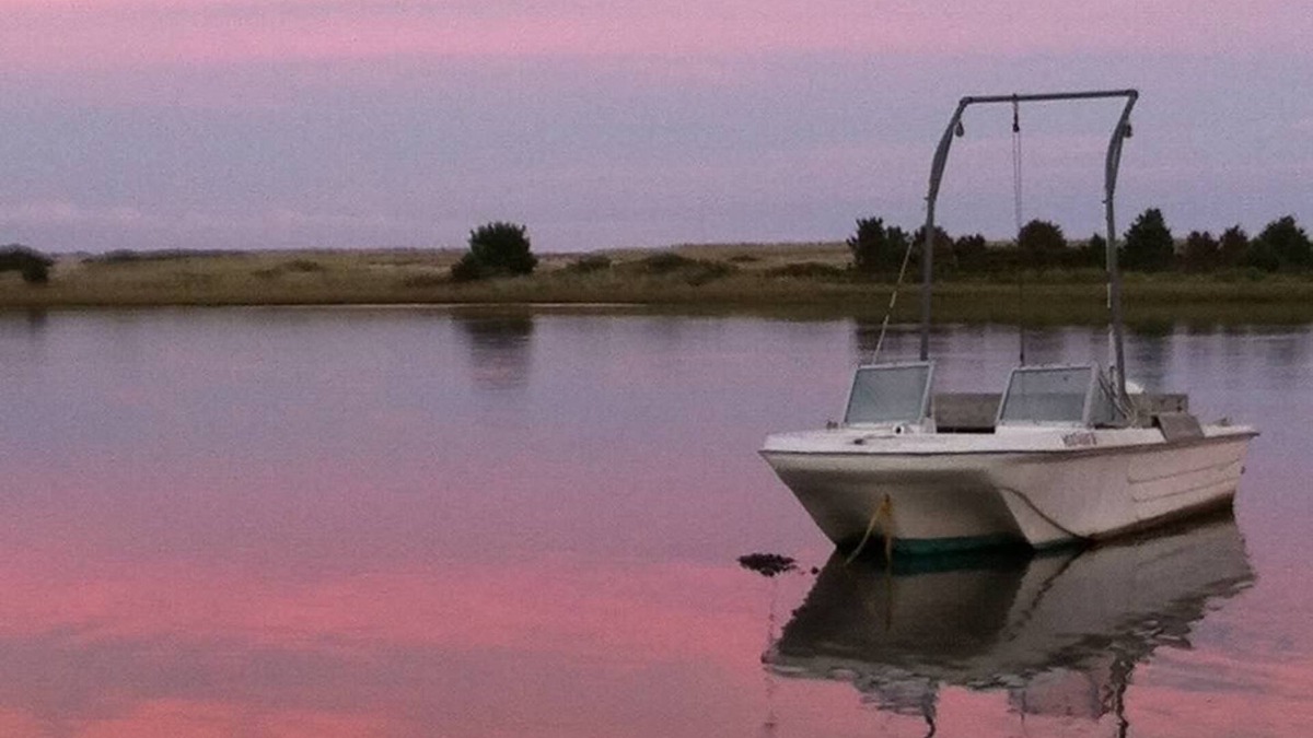 Edgartown Cottage | Chappy relaxation and fun!
