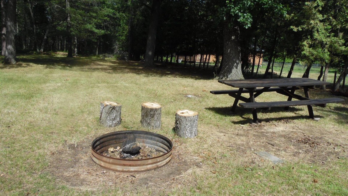 Oscoda Cabin | Chappy's Cabin great for that last minute get away located in Oscoda Michigan budget friendly!