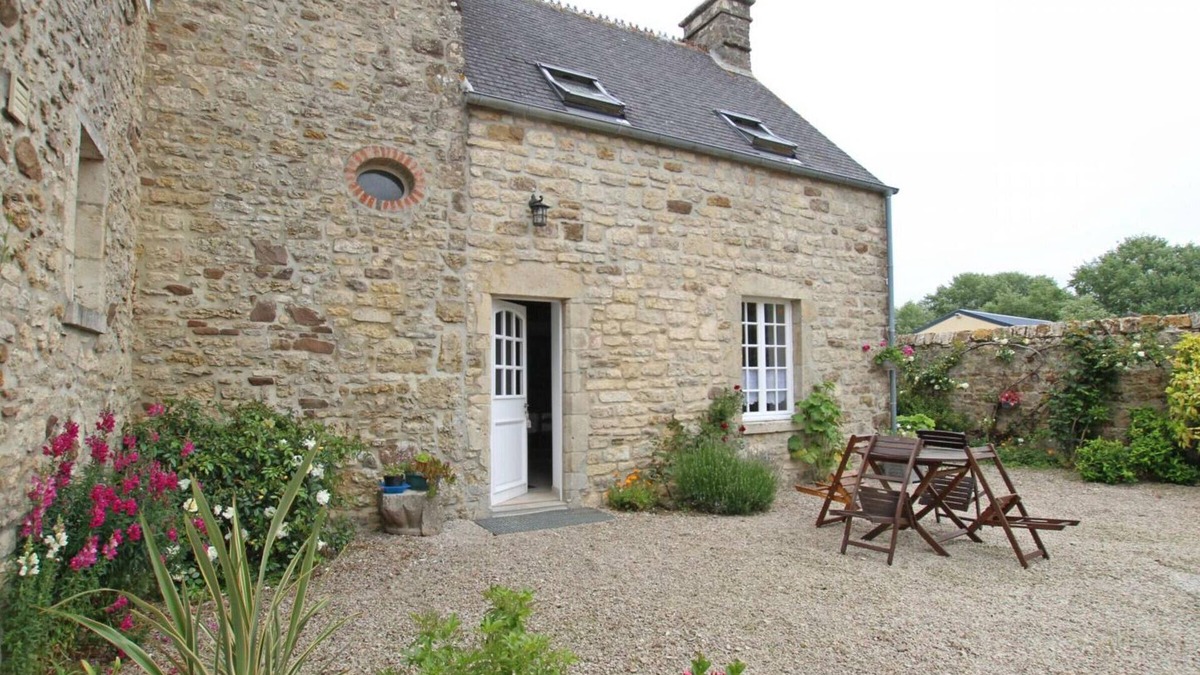 Saint-Germain-de-Tournebut Cottage | Charming Cottage with Garden, Near D-Day Beaches and Cherbourg