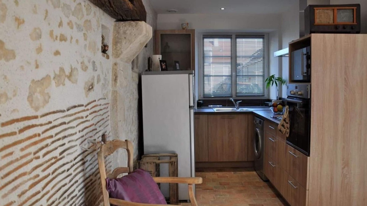 Saint-Hilaire-Saint-Mesmin Cottage | Charming Cottage Near Loire Castles: Cozy Living, Pet-Friendly, Wi-Fi, Outdoor Area