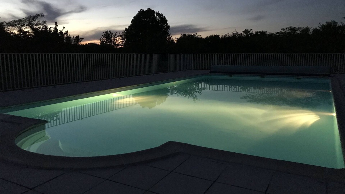 Saint-Simon-de-Pellouaille House | Charentaise 8 Personnes Avec Piscine à 25 Minutes de L'océan
